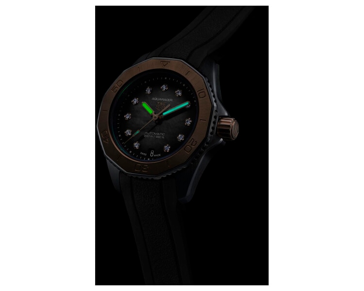 TAG Heuer Aquaracer Professional 200 Data