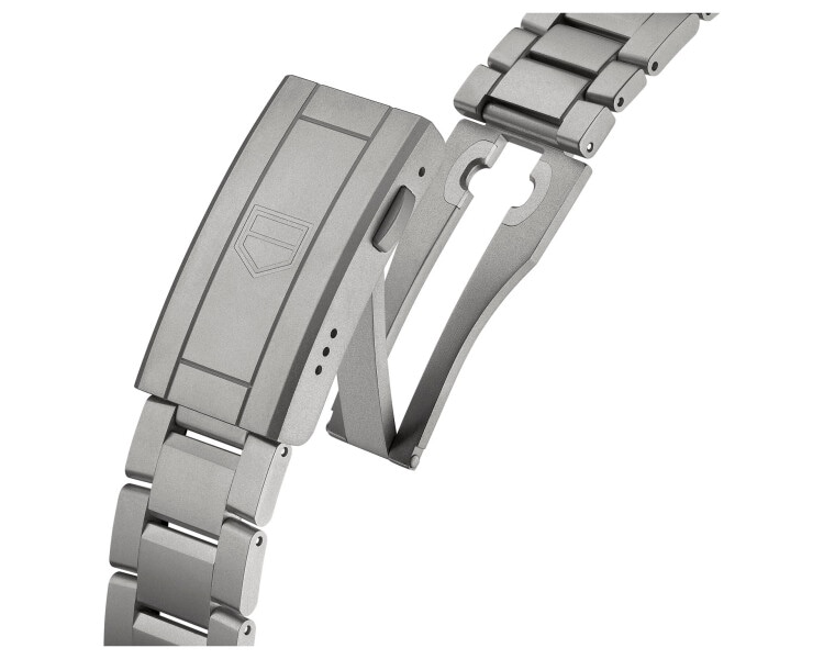 TAG Heuer Aquaracer Professional 200 Solargraph