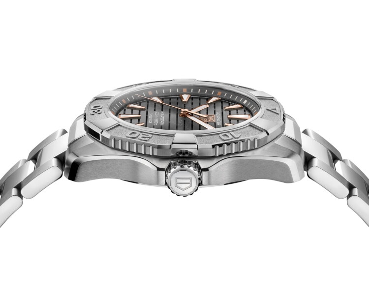 TAG Heuer Aquaracer Professional 200 Solargraph