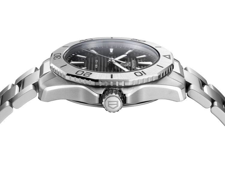 TAG Heuer Aquaracer Professional 200 Date