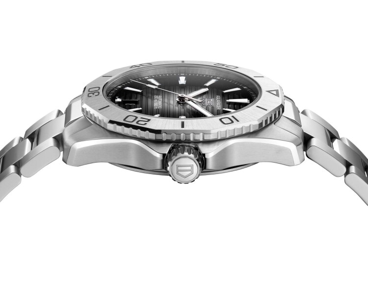 TAG Heuer Aquaracer Professional 200 Date