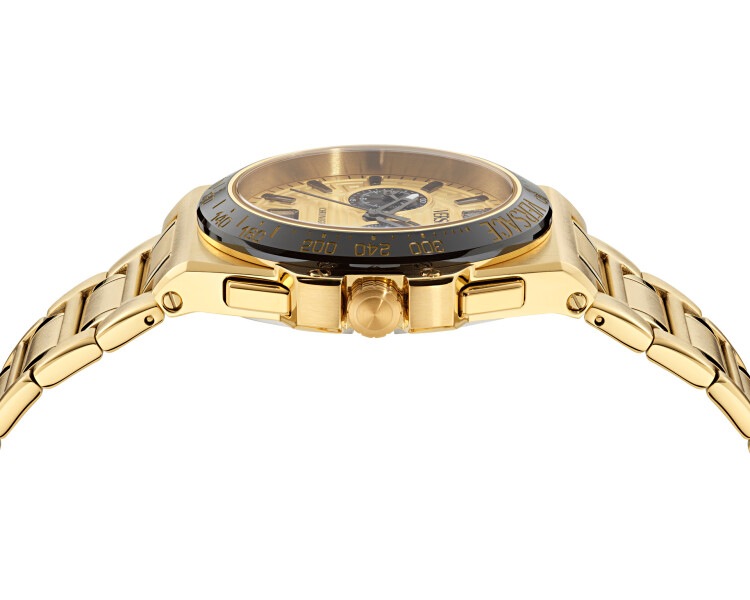 Versace Greca Reaction